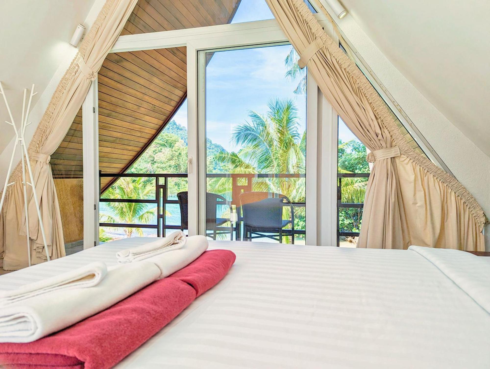 Half Moon Beach Villa - By Kohchangvillas Ко-Чанг Екстер'єр фото